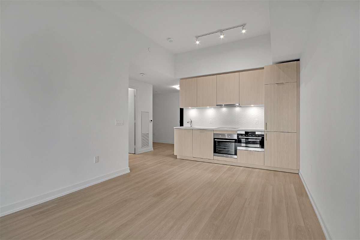 St. Lawrence Condos 1BR Plus Den 1 WR For Rent
