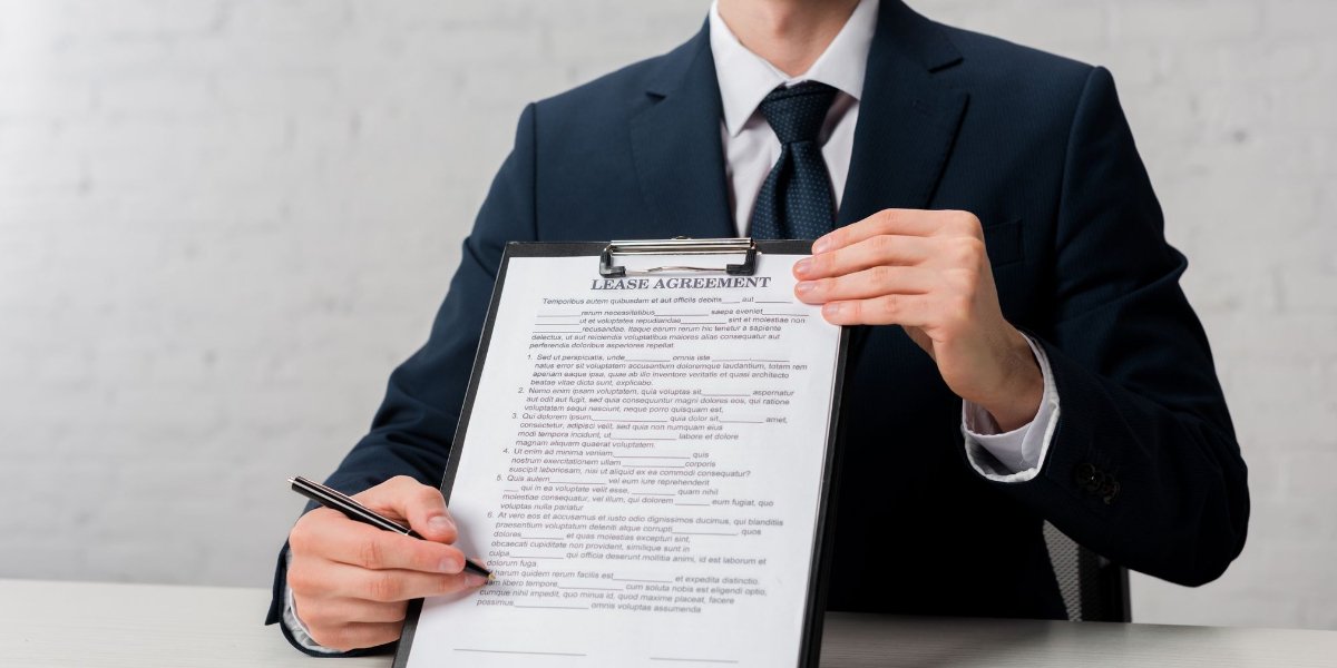 writing up a lease agreement